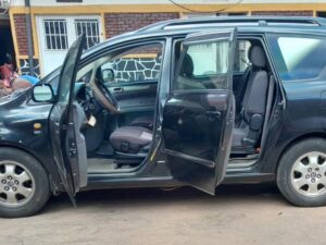 Avensis Verso 2003