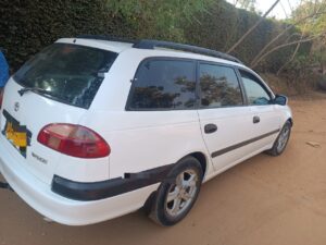 Avensis 2011