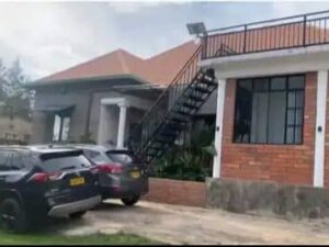 House For Sale at Kinyinya , 170 M